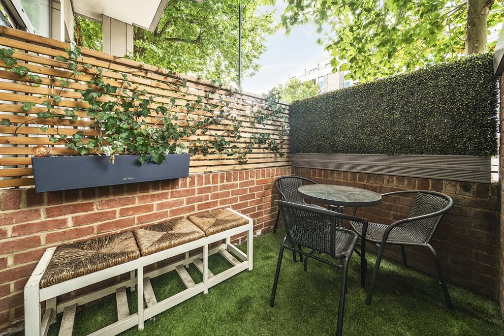 Property photo 2 of 17 Picture No. 08