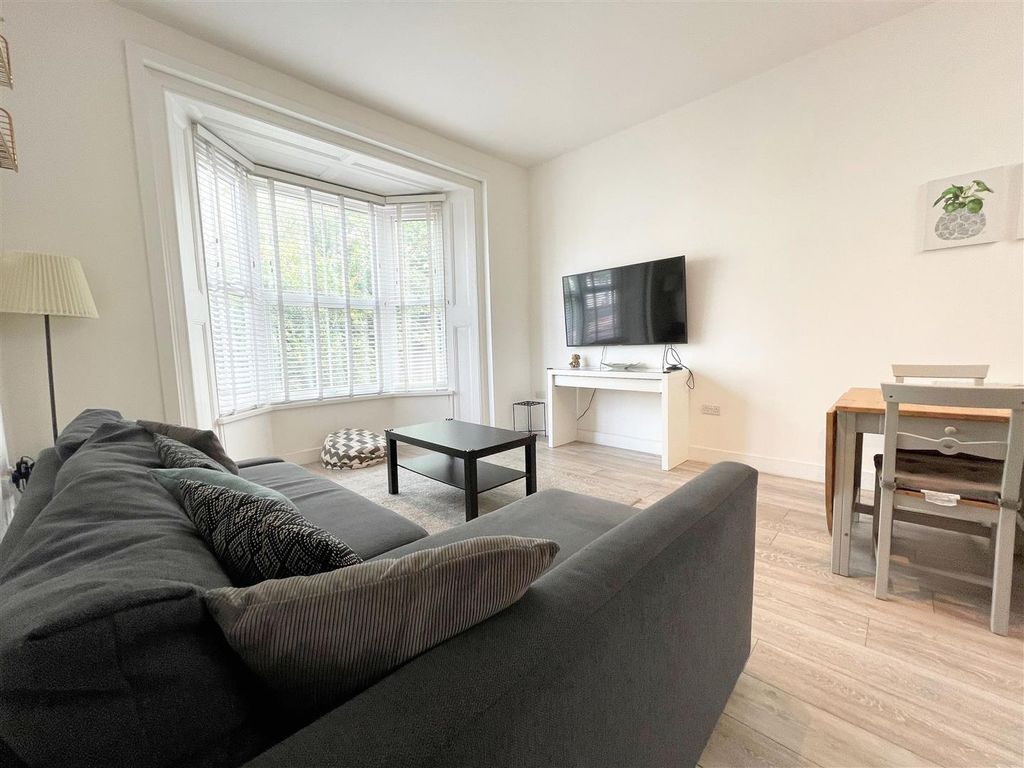 Property photo 3 of 7 Living Area.Jpg