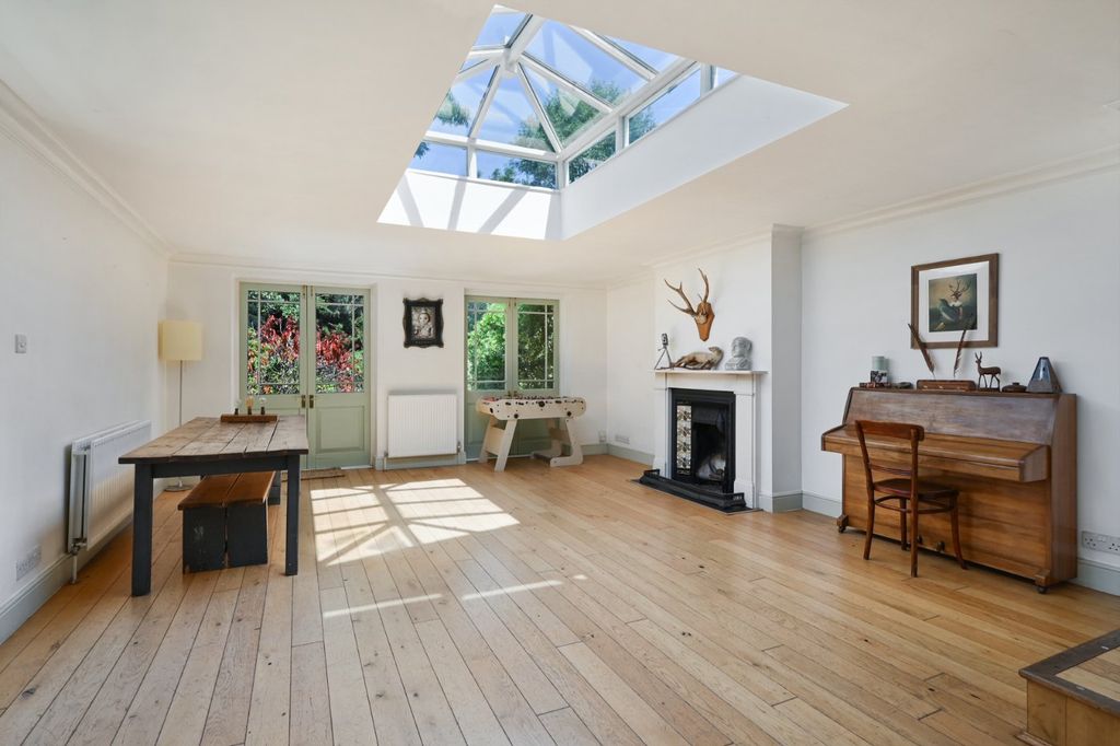 Property photo 3 of 22 Picture No. 23