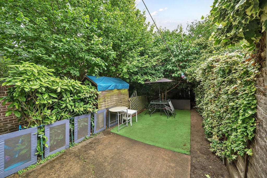 Property photo 2 of 11