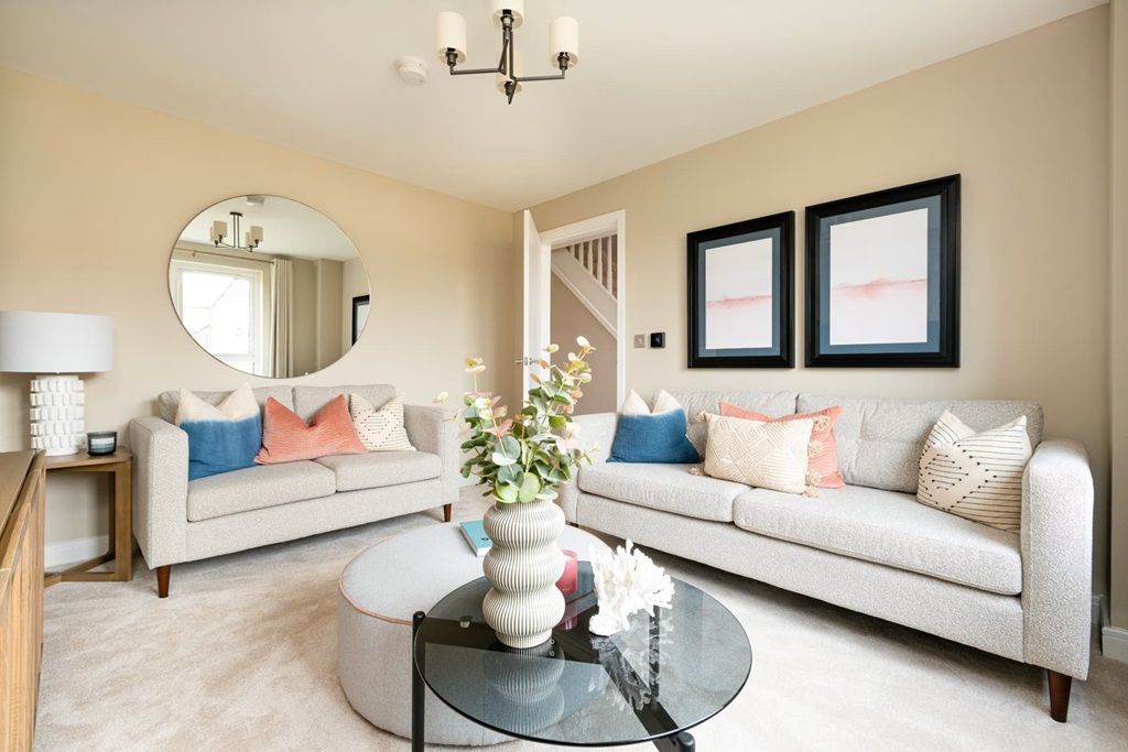 Property photo 3 of 13 The Perfect Size For 2 Sofas