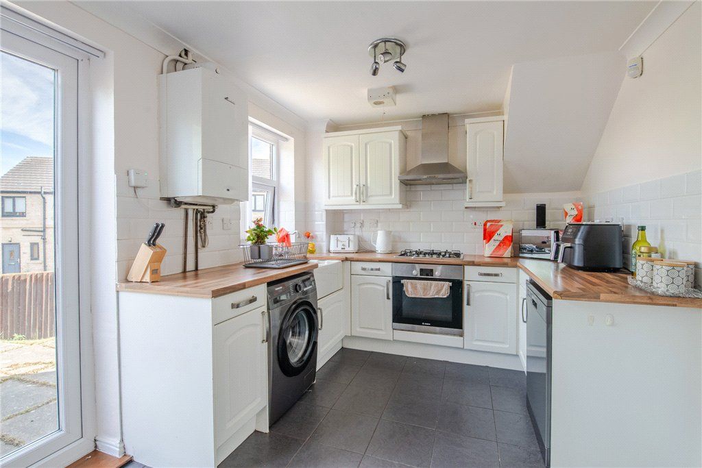 Property photo 3 of 16 Hornbeam Close