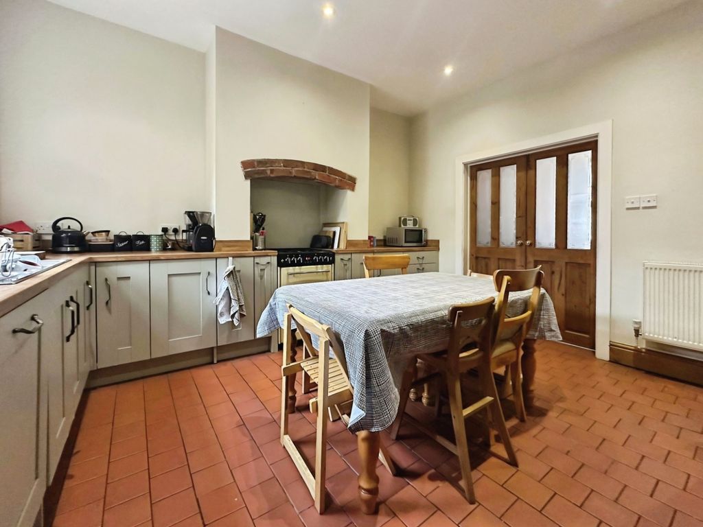 Property photo 2 of 14 Kitchen