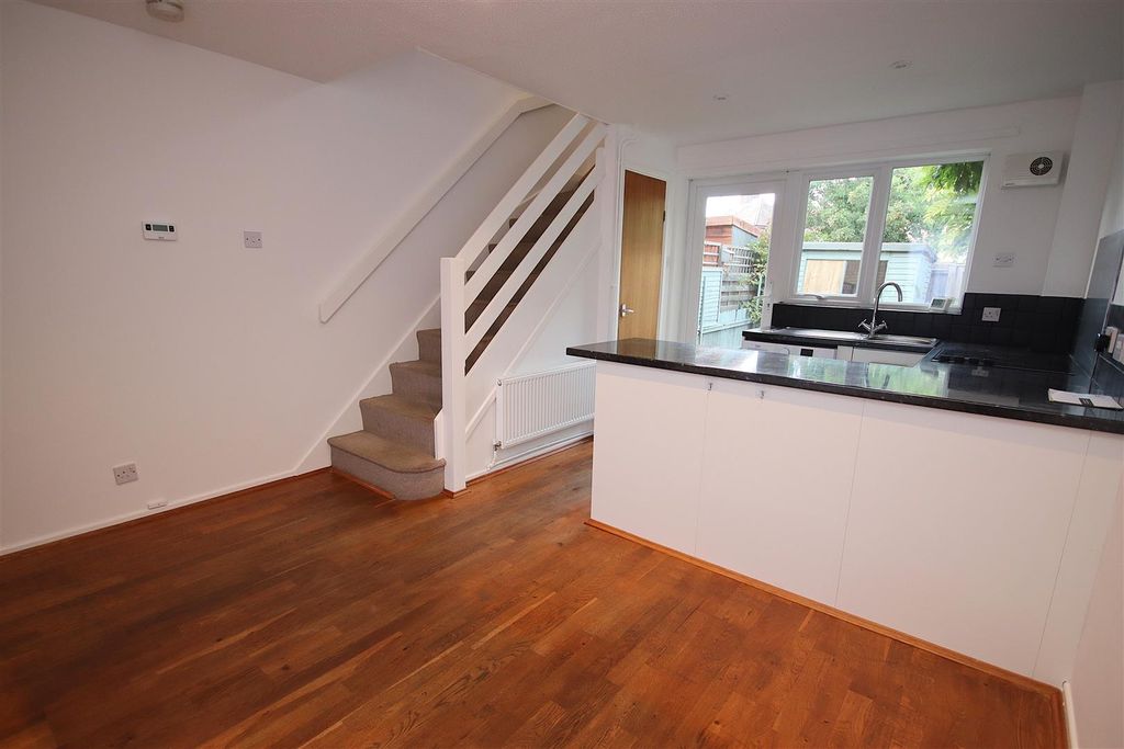 Property photo 3 of 10 Img_8304.Jpg