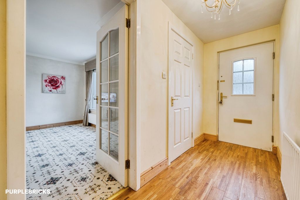 Property photo 2 of 22 Entrance