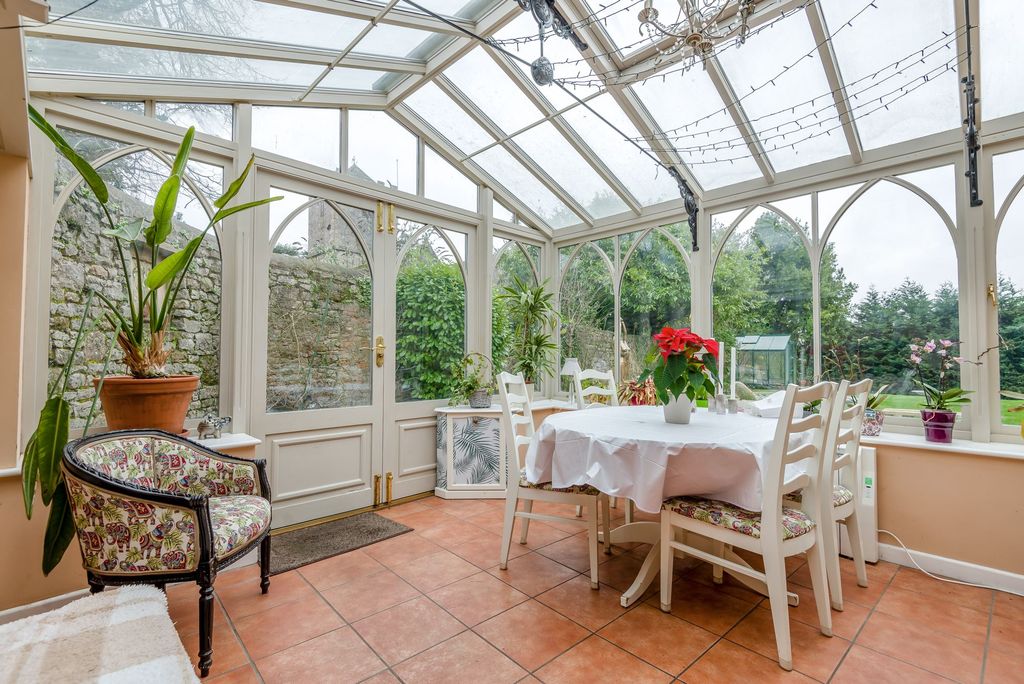 Property photo 3 of 33