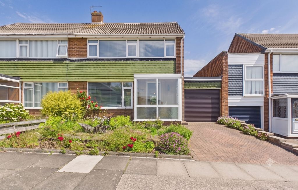 Property photo 1 of 11 External