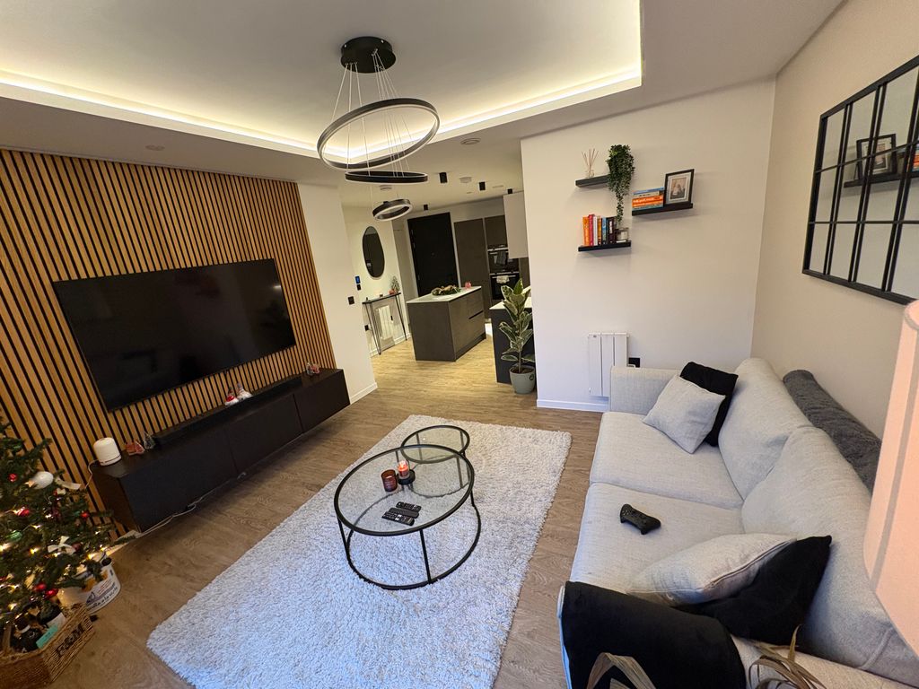 Property photo 2 of 7