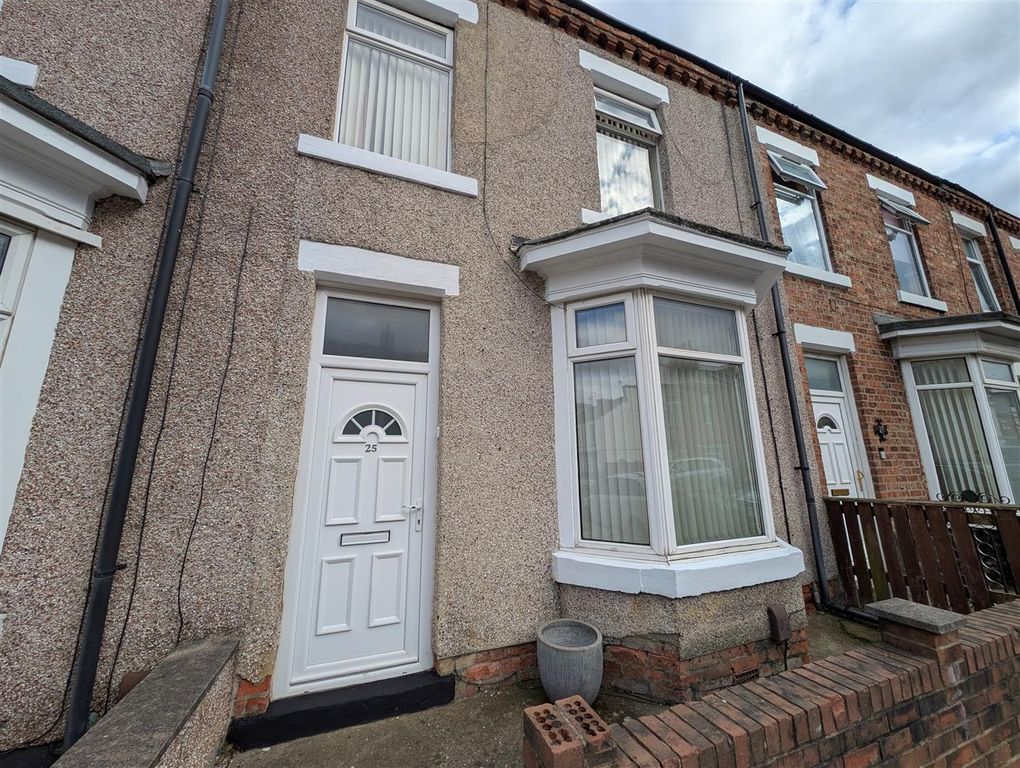 Property photo 2 of 9 Externally