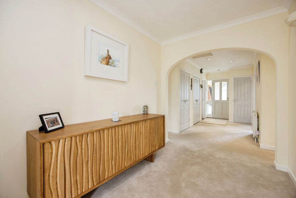 Property photo 2 of 27 Pbox-Img.Jpg