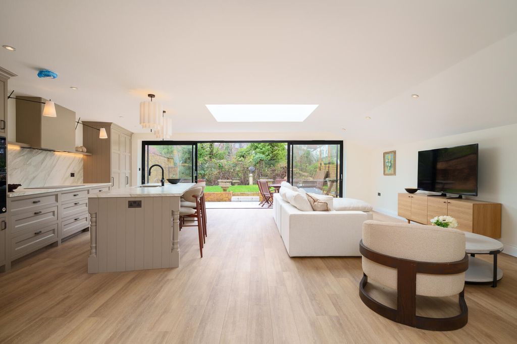 Property photo 1 of 24 Kitchen