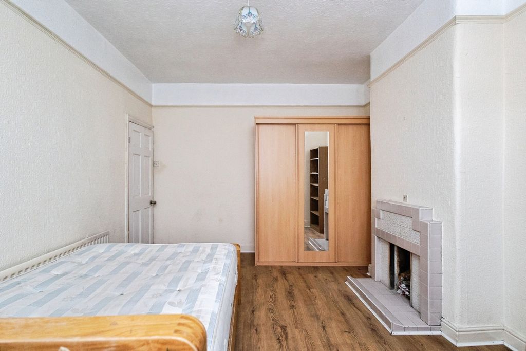 Property photo 3 of 16 Pbox-Img.Jpg