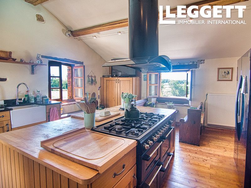 Property photo 2 of 10