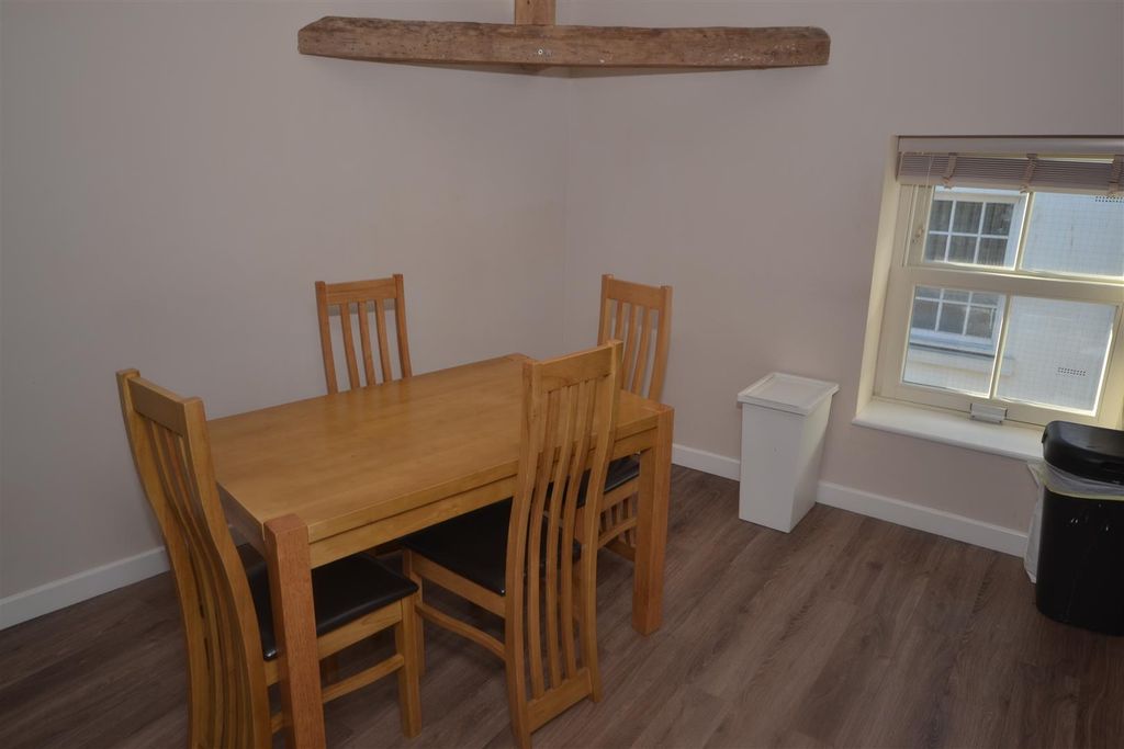 Property photo 3 of 16 Sitting Room