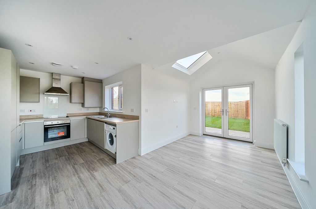 Property photo 2 of 13 1394545-29-69492B...