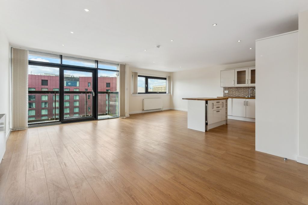 Property photo 3 of 11 3
