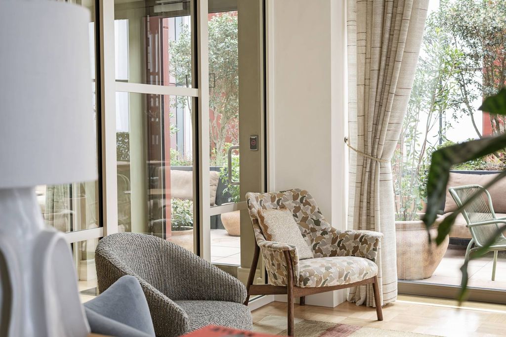 Property photo 2 of 35