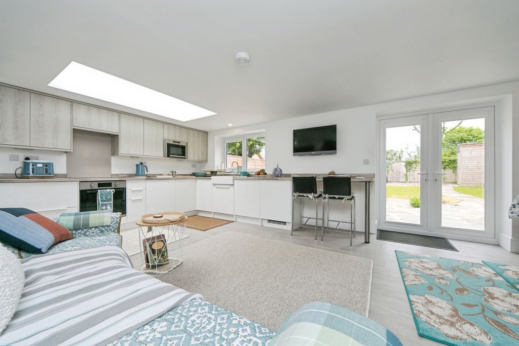 Property photo 3 of 20 Pbox-Img.Jpg