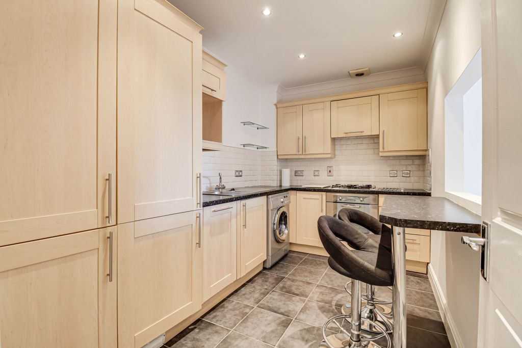 Property photo 3 of 14 Kitchen