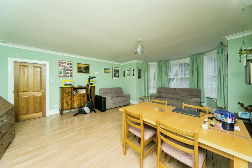 Property photo 3 of 12 Photography