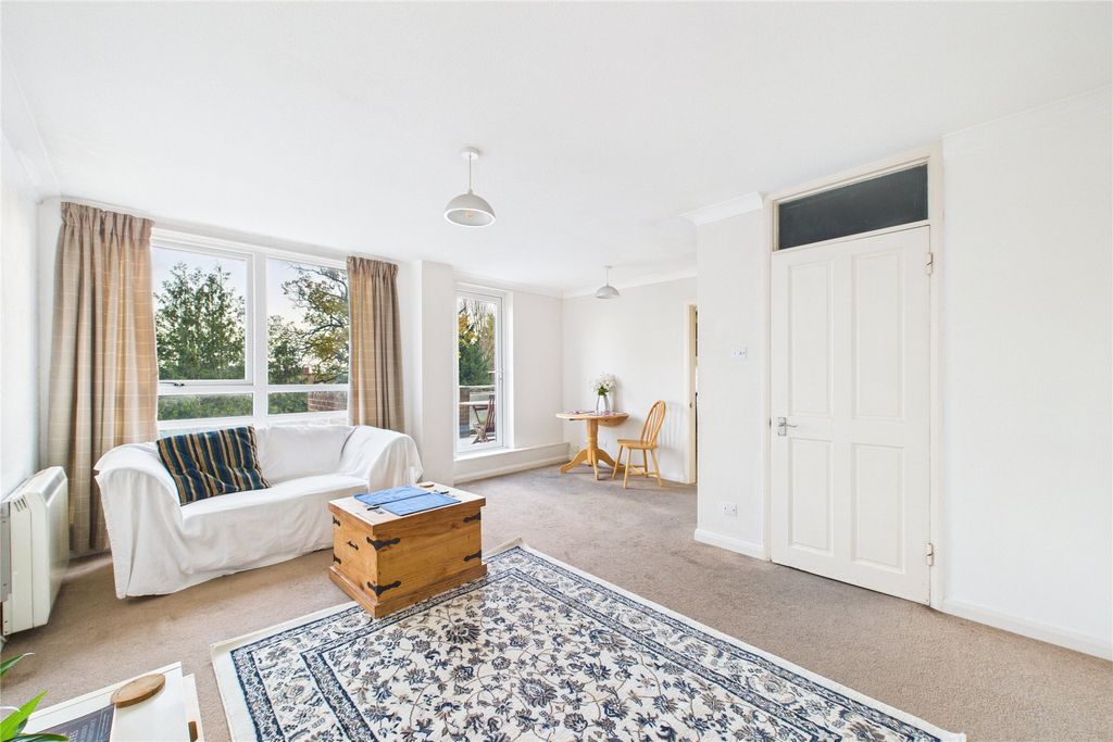 Property photo 2 of 8 Picture No. 11