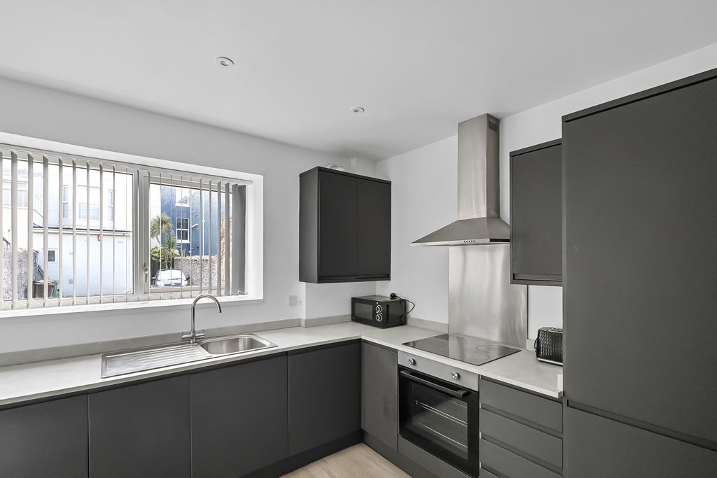 Property photo 3 of 7 0005