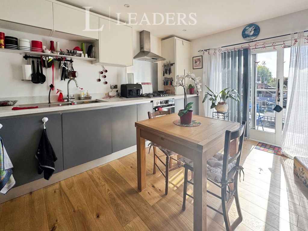Property photo 3 of 9 Pbox-Img.Jpg
