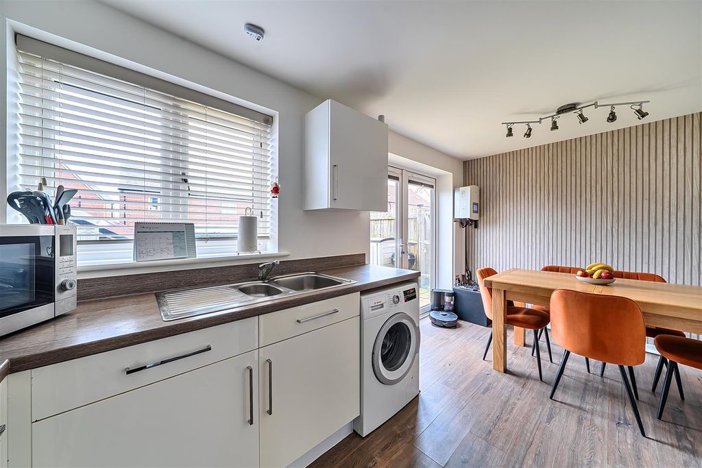 Property photo 2 of 14 Kitchen Diner