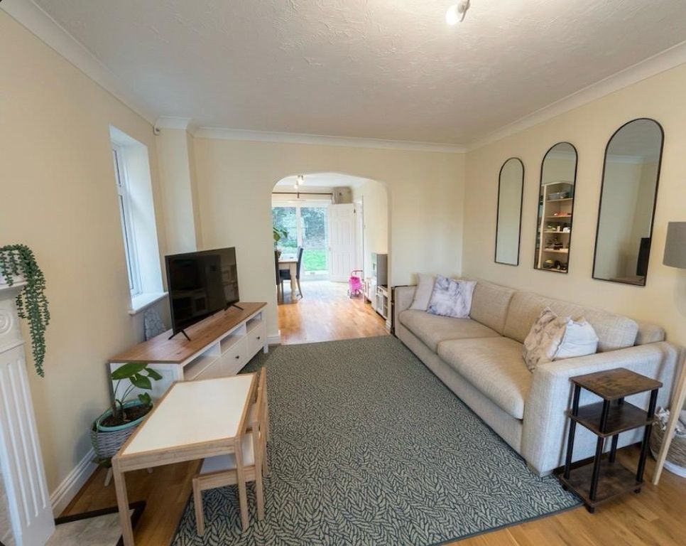 Property photo 2 of 11 Picture No. 18