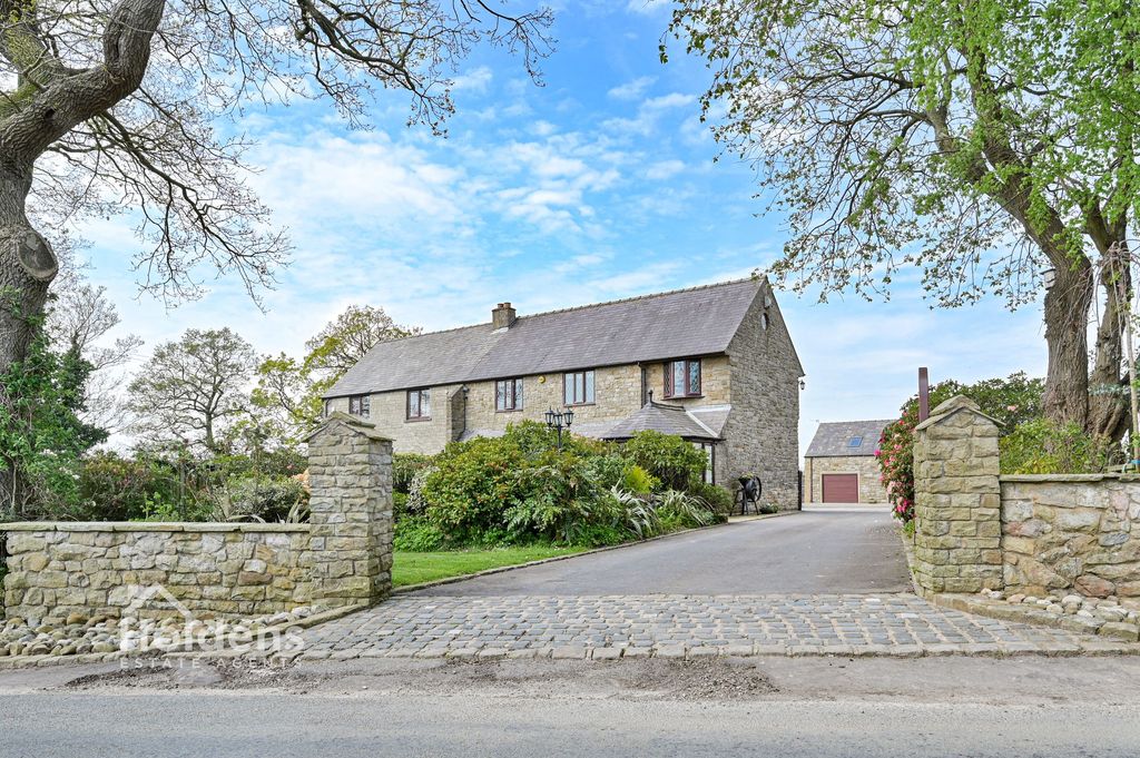 Property photo 1 of 45