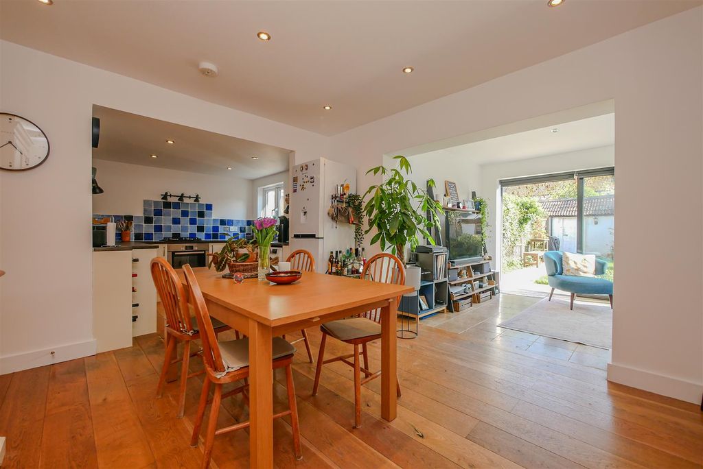 Property photo 2 of 16 Dining Room