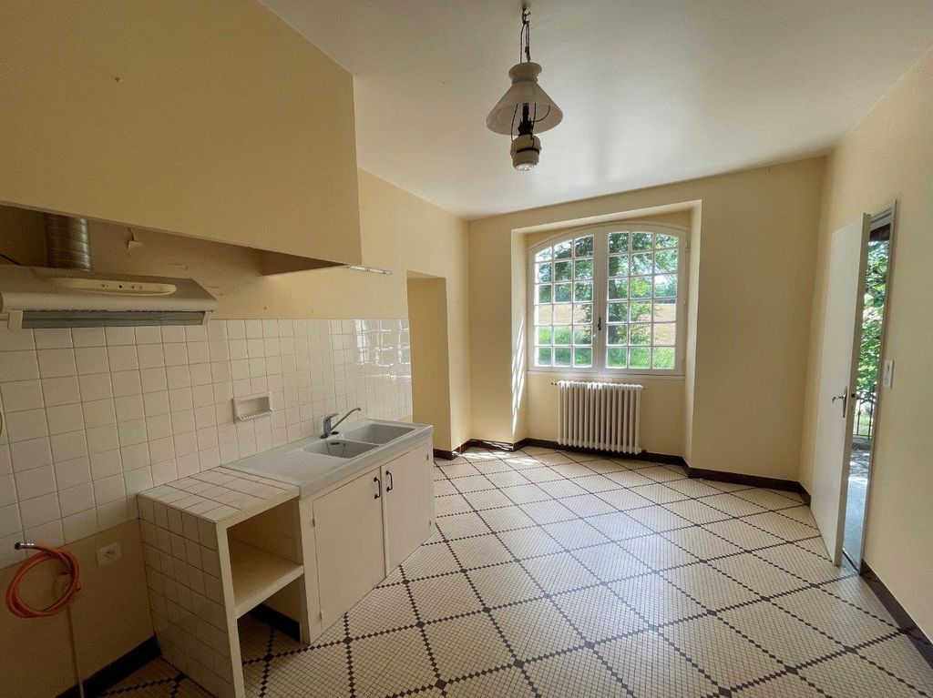 Property photo 2 of 21