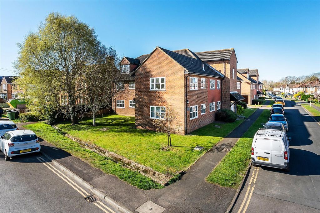 Additional image 5 of 1 bed flat for saleAshtead KT21