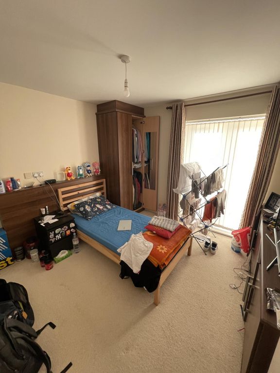 Property photo 2 of 8 Master Bedroom