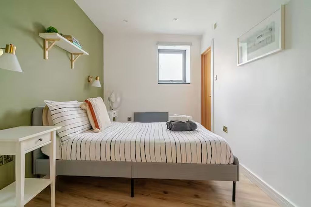 Property photo 1 of 25