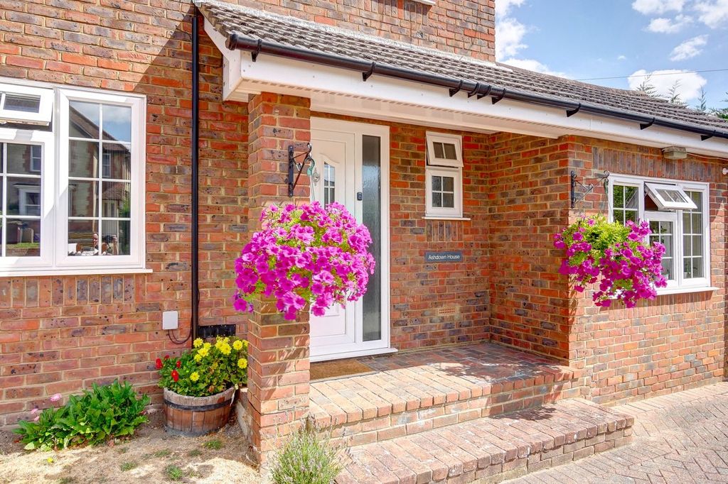 Property photo 2 of 36