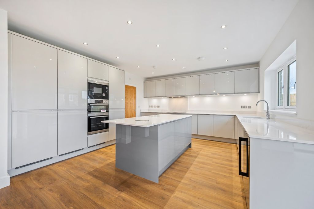 Property photo 3 of 15 Picture No. 09