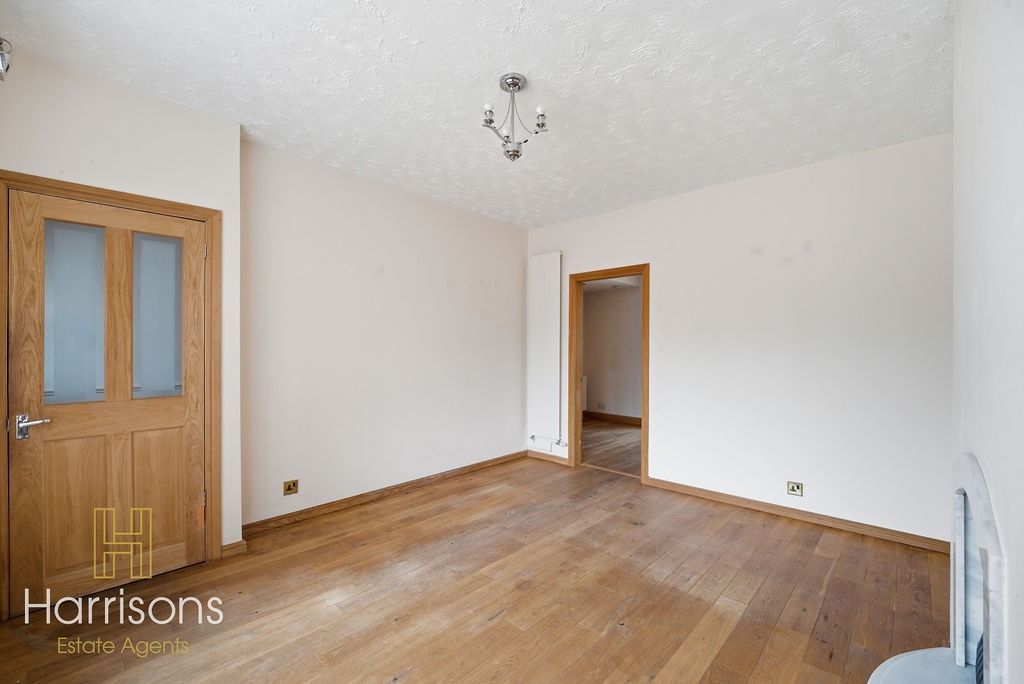 Property photo 3 of 24 5027576