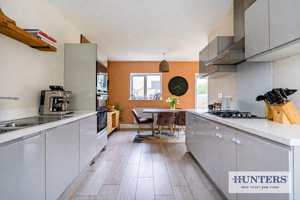 Property photo 3 of 23 Kitchen