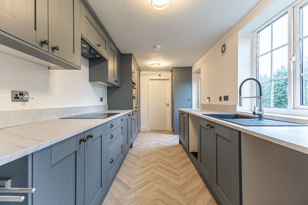 Property photo 2 of 15 Kitchen