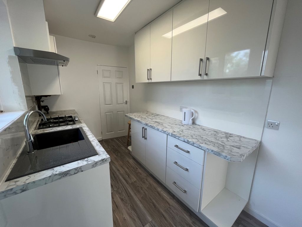 Property photo 3 of 19 Photo 11