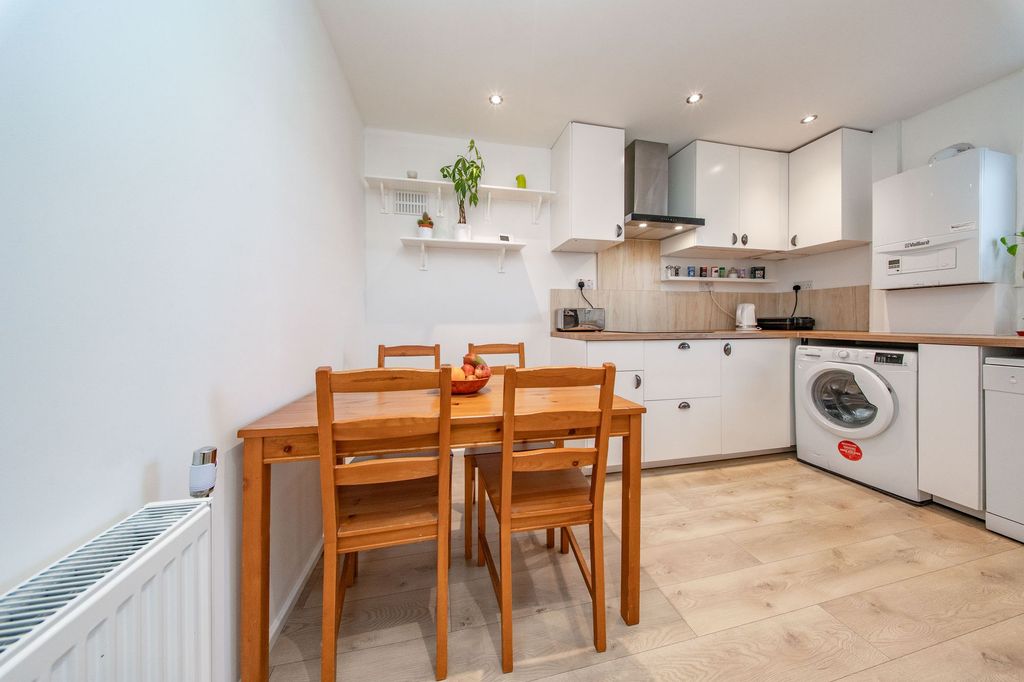 Property photo 2 of 18 Kitchen Diner