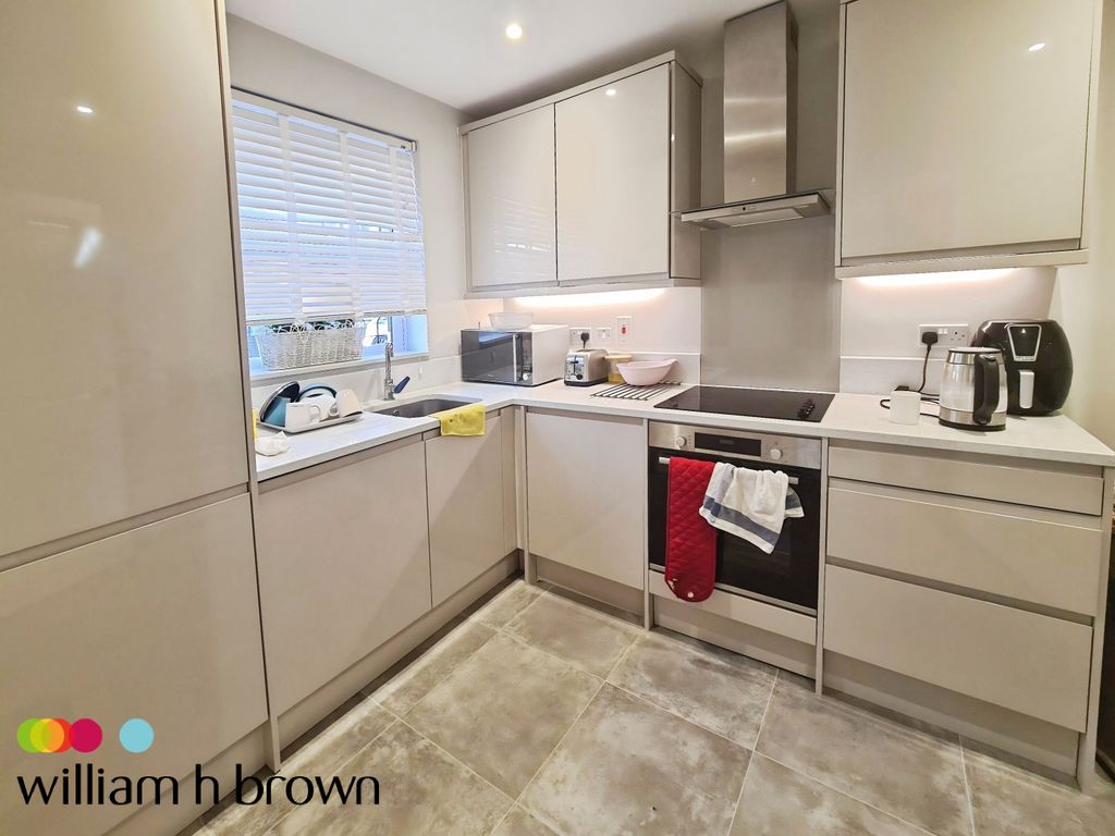 Property photo 2 of 14 Image
