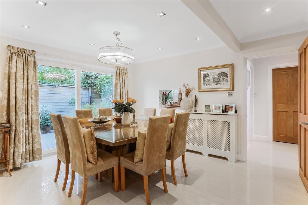 Property photo 3 of 59 1541909557 - 1.Jpg