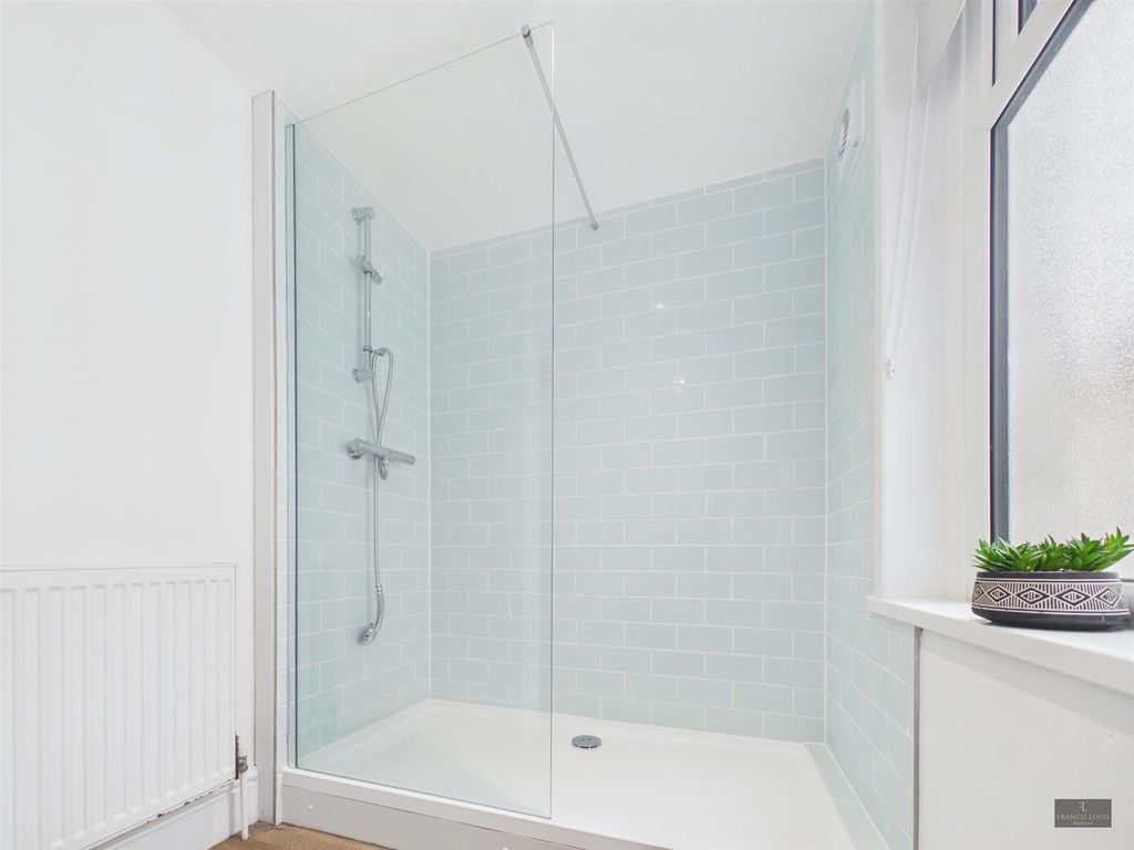 Property photo 3 of 32 Cam02887G0-Pr0727-Still029.Jpg