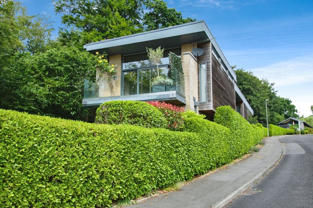 Property photo 1 of 35