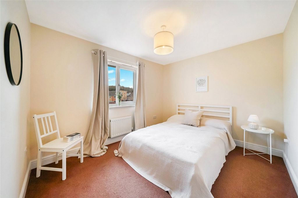 Property photo 3 of 24 Picture No. 18