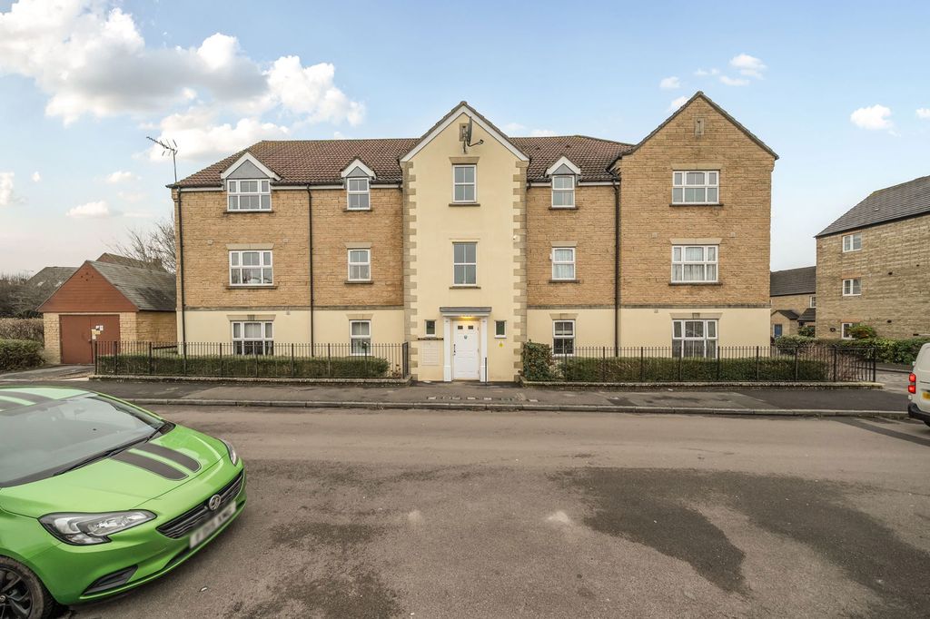 Property photo 1 of 18