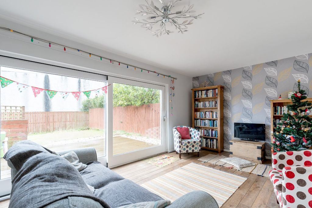 Property photo 2 of 20 Picture No. 04