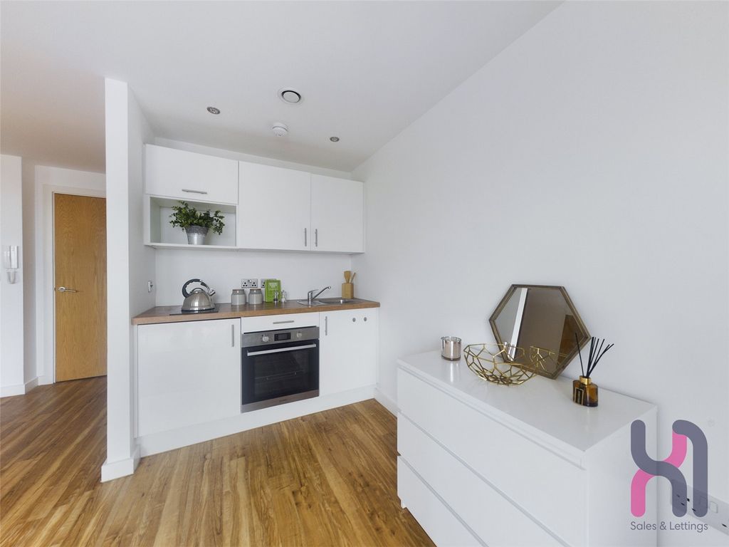 Property photo 3 of 6 Picture No. 17